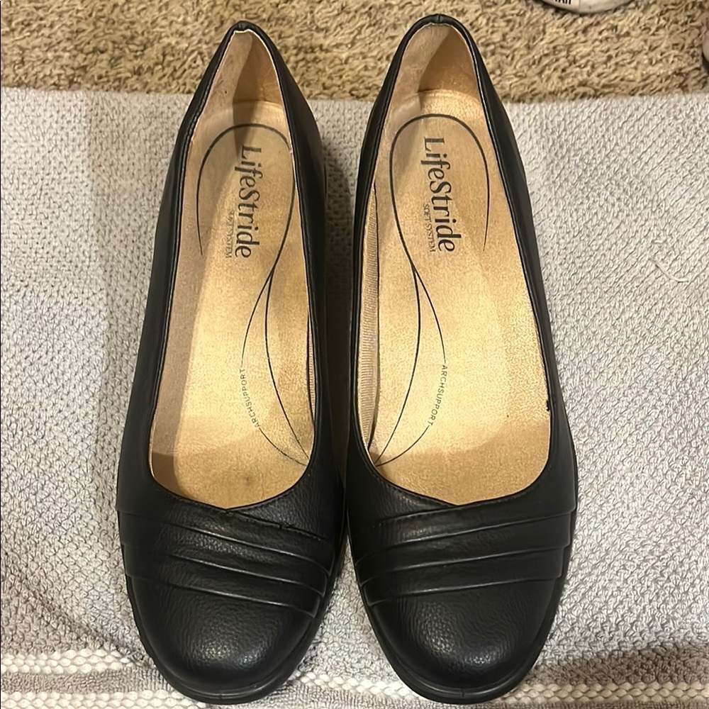 Life Stride Black Ballet Flats with Pleated Toe